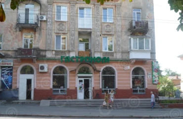 Foto Comercial, para alquilar. Kryvyi Rih