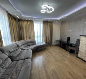 Foto 2. Tres Ambientes piso, en venta. Vyshneve
