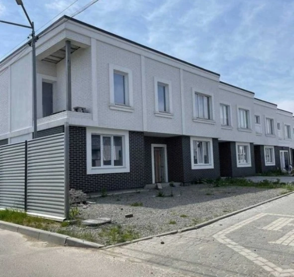 Фото 1. Таунхаус, продажа. Новые Петровцы