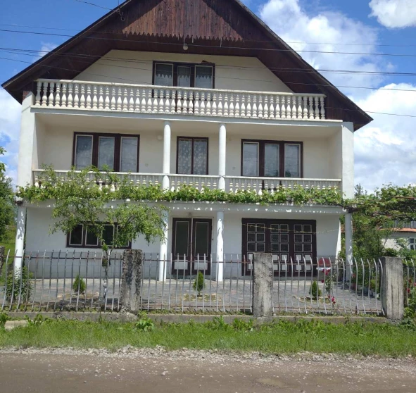 Photo 1. House, for sale. Nyzhnie Bolotne