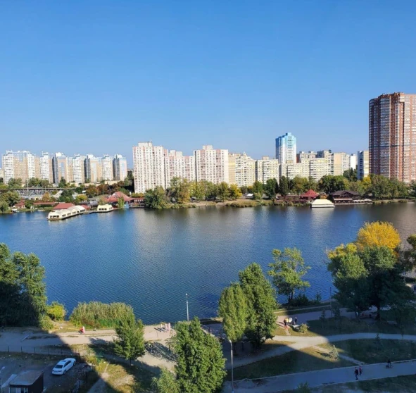 Фото 1. Трехкомнатная квартира, продажа. Киев Дарницкий
