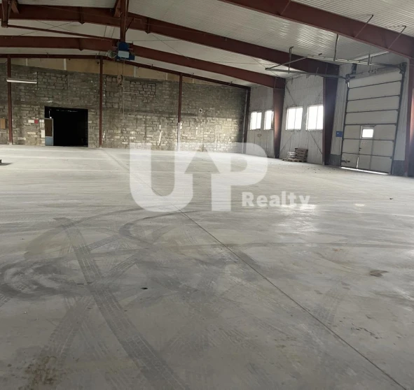 Foto 1. Comercial, en venta. Horenychi