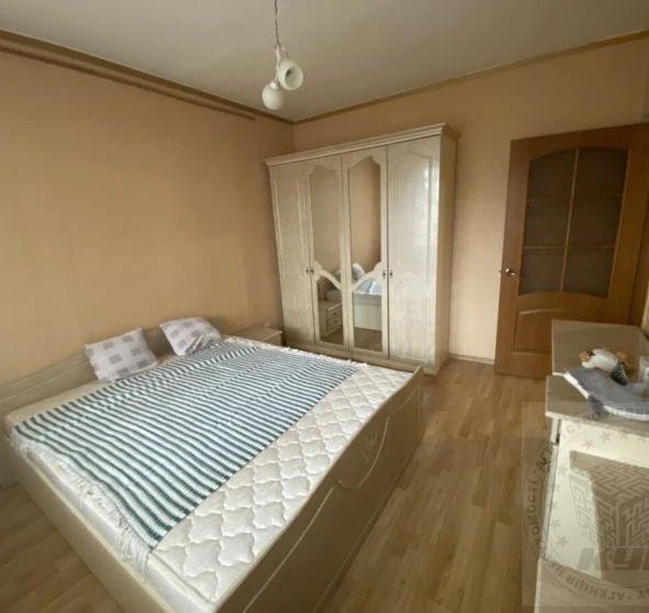 Photo 1. Three-Room flat, for sale. Kyiv Святошинский, Syatoshyn