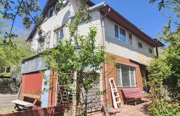 Photo House, for sale. Hrebeni