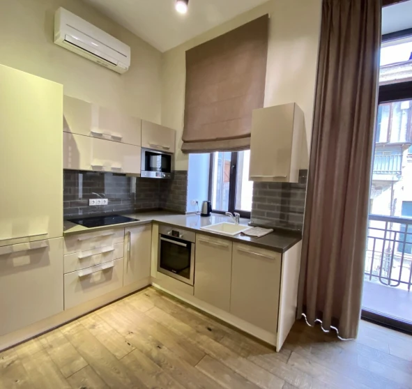 Foto 1. Dos Ambientes piso, para alquilar. Kyiv Шевченковский район, Ploshcha Ukrains'kykh Heroiv