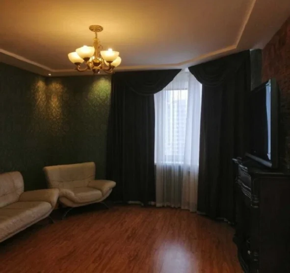 Фото 1. Трехкомнатная квартира, продажа. Киев Дарницкий район, Позняки