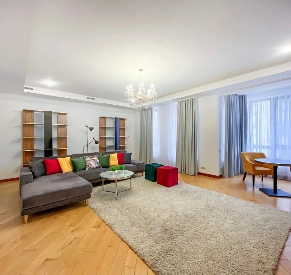 Photo 1. Four-Room flat, to rent. Kyiv Печерский район, Khreshchatyk