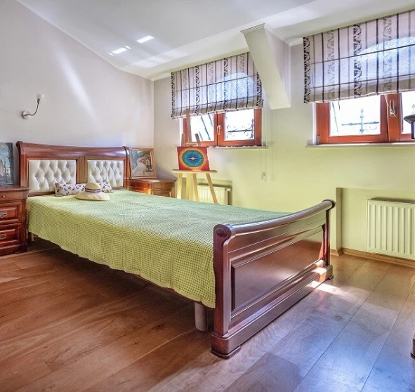 Photo 1. Four-Room flat, to rent. Kyiv Подольский район, Kontraktova ploshcha