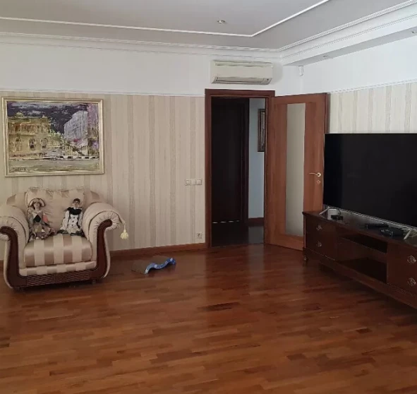 Фото 1. Однокомнатная квартира, продажа. Киев Дарницкий район, Позняки
