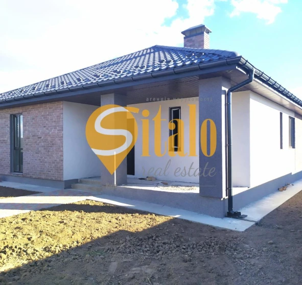 Photo 1. House, for sale. Sviatopetrivske