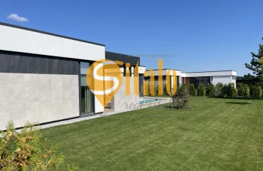 Photo House, for sale. Hora