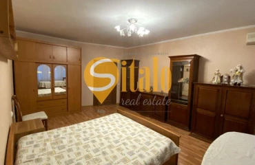 Foto Cuatro Ambientes piso, para alquilar. Kyiv Дарницкий