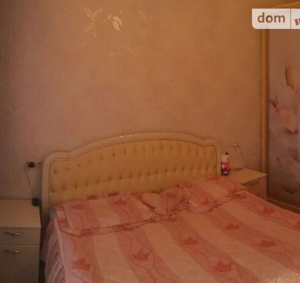 Foto 1. Tres Ambientes piso, en venta. Poltava Шевченковский (Октябрьский)