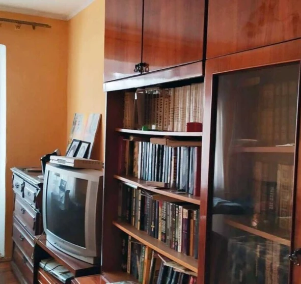 Foto 1. Tres Ambientes piso, en venta. Poltava Шевченковский (Октябрьский)