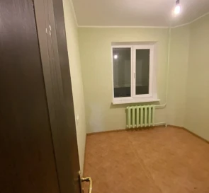 Foto 2. Tres Ambientes piso, en venta. Poltava Шевченковский (Октябрьский)