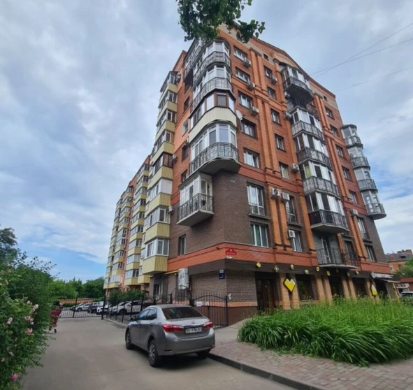 Фото 1. Четырехкомнатная квартира, продаж. Полтава Шевченковский (Октябрьский)