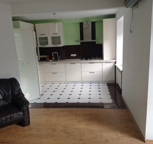 Photo 1. Three-Room flat, for sale. Poltava Подольский
