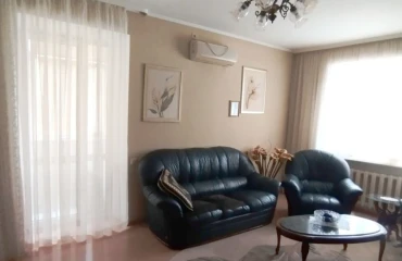 Foto Tres Ambientes piso, en venta. Poltava Шевченковский (Октябрьский)