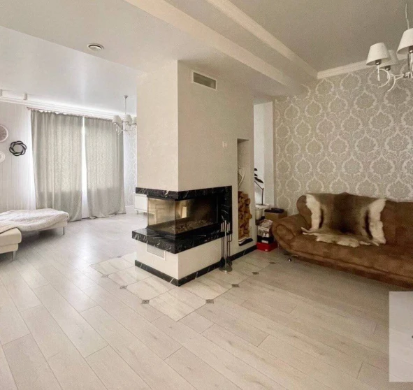 Photo 1. Four-Room flat, for sale. Poltava Шевченковский (Октябрьский)
