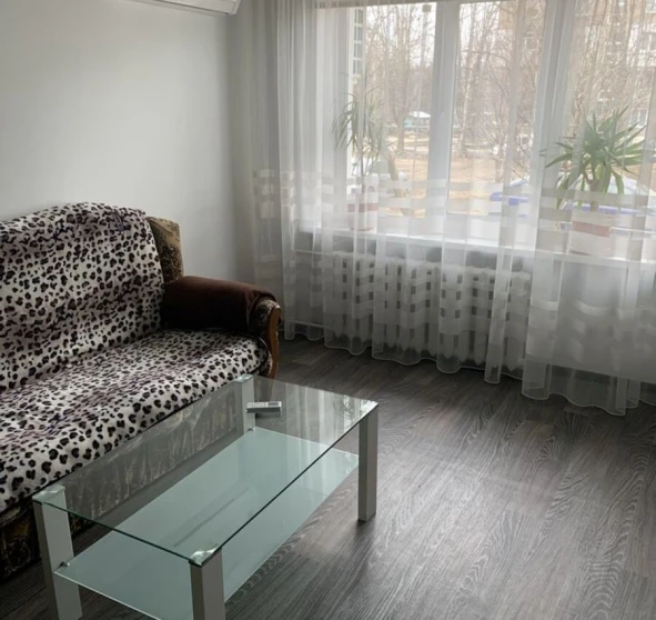 Foto 1. Tres Ambientes piso, en venta. Poltava Шевченковский (Октябрьский)