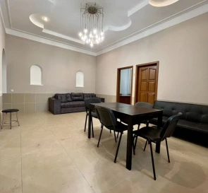 Foto 3. Cuatro Ambientes piso, en venta. Poltava Шевченковский (Октябрьский)