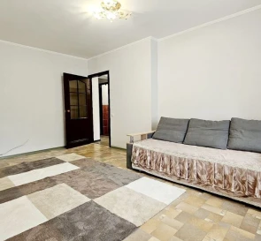 Foto 3. Tres Ambientes piso, en venta. Poltava Шевченковский (Октябрьский)