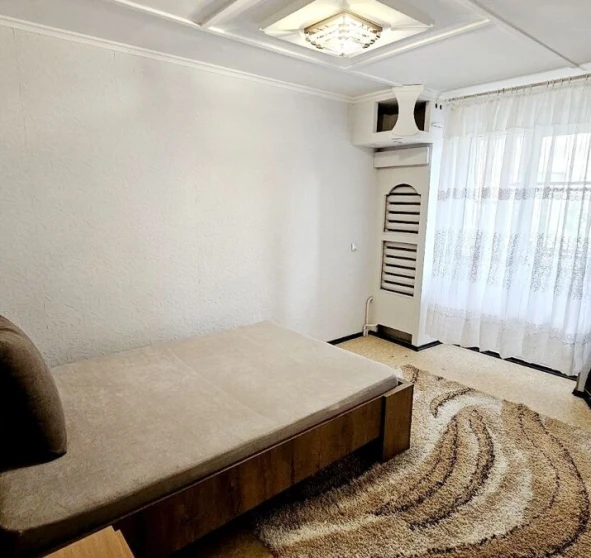 Foto 1. Tres Ambientes piso, en venta. Poltava Шевченковский (Октябрьский)