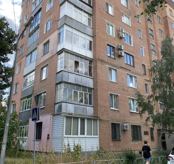 Foto 1. Tres Ambientes piso, en venta. Poltava Шевченковский (Октябрьский)