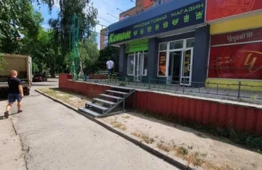 Foto Comercial, para alquilar. Poltava Подольский