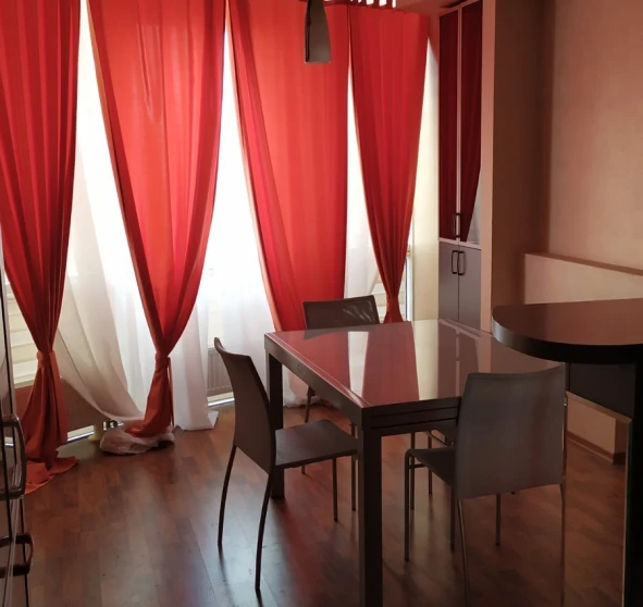 Photo 1. Three-Room flat, to rent. Poltava Шевченковский (Октябрьский)
