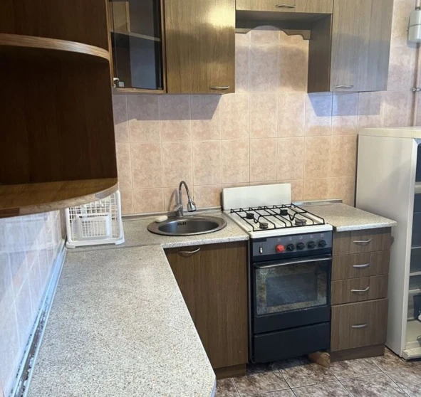 Photo 1. Three-Room flat, to rent. Poltava Подольский