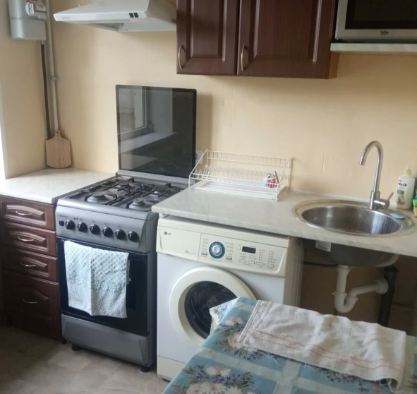 Fotografie 1. Două Camere apartament, de închiriat. Poltava Шевченковский (Октябрьский)