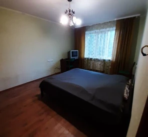 Foto 2. Tres Ambientes piso, para alquilar. Poltava
