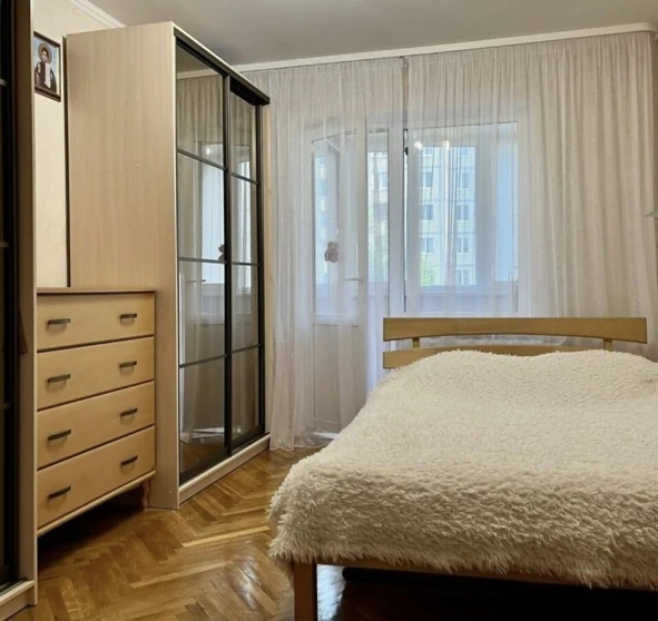 Foto 1. Tres Ambientes piso, para alquilar. Poltava Шевченковский (Октябрьский)