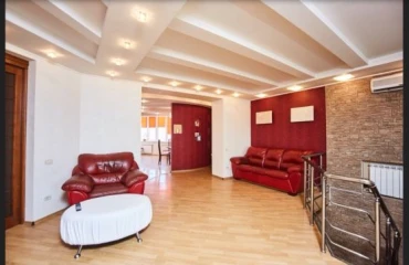 Photo Four-Room flat, to rent. Odesa Приморский