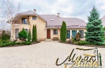 Photo House, for sale. Zaporizhzhia Бородинский