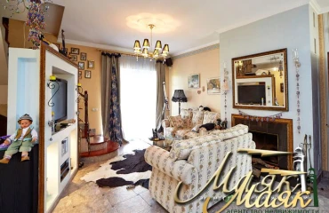 Photo House, for sale. Abrykosivka