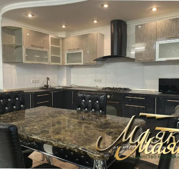 Foto 1. Tres Ambientes piso, en venta. Zaporizhzhia Александровский