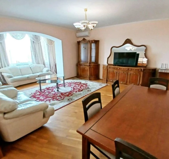 Photo 1. Four-Room flat, to rent. Kyiv Печерский , Pecherska