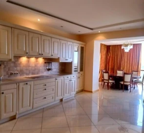 Foto 2. Cuatro Ambientes piso, para alquilar. Odesa Приморский