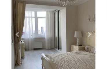 Fotografie Trei Camere apartament, de închiriat. Odesa Приморский