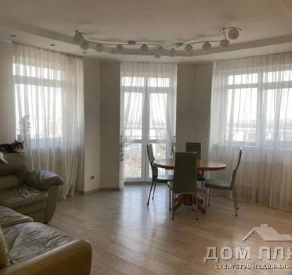 Foto 1. Tres Ambientes piso, en venta. Kyiv Оболонский