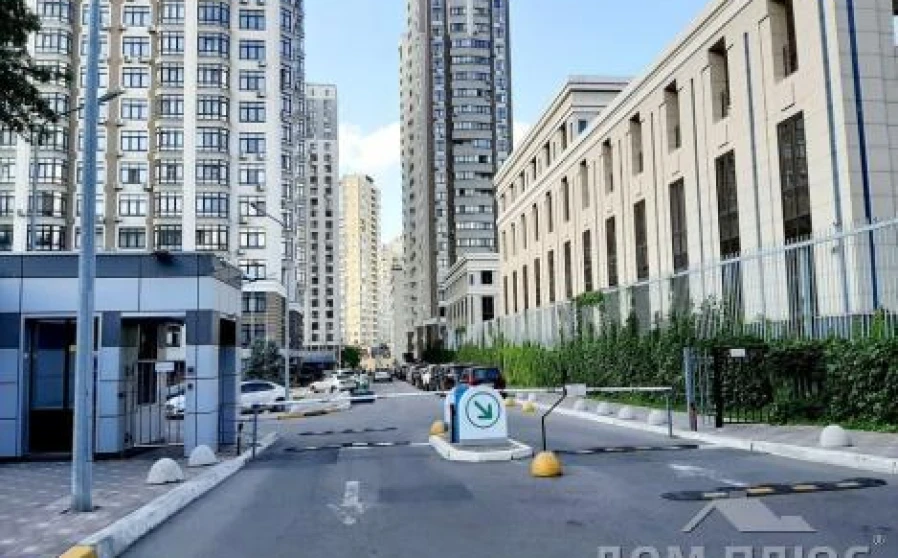 Foto 1. Tres Ambientes piso, en venta. Kyiv Шевченковский