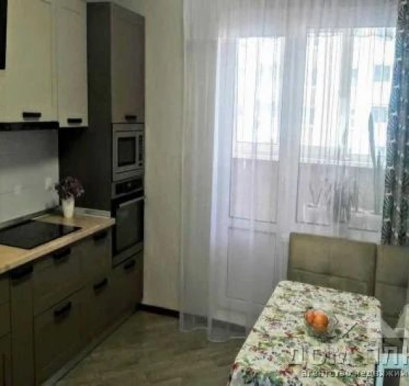 Foto 1. Tres Ambientes piso, en venta. Kyiv Подольский
