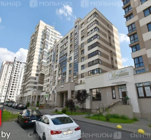 Foto 2. Cuatro Ambientes piso, en venta. Minsk Первомайский