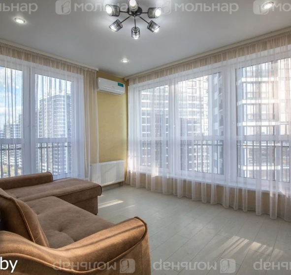 Foto 1. Dos Ambientes piso, en venta. Minsk Октябрьский