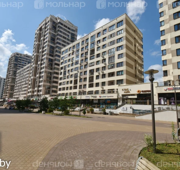 Foto 1. Cuatro Ambientes piso, en venta. Minsk Первомайский