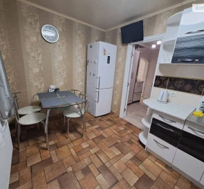 Foto 2. Tres Ambientes piso, en venta. Poltava Шевченковский (Октябрьский)