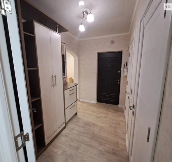 Foto 1. Tres Ambientes piso, en venta. Poltava Шевченковский (Октябрьский)