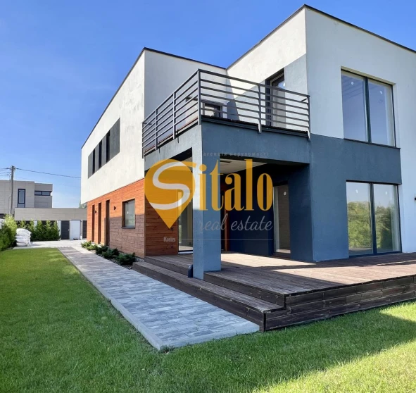 Foto 1. Casa, en venta. Kyiv Дарницкий